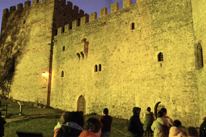 El castillo de Argueso se ilumina para visibilizar el Sndrome Phelan-Mcdermid