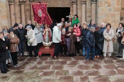 Cervatos se vuelca con San Blas