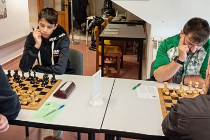 El Club de Ajedrez Campoo asalta el liderato de Segunda Divisi�n tras una contundente victoria en Camargo