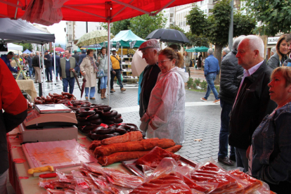 Comerciantes y artesanos salen a las calles de Reinosa