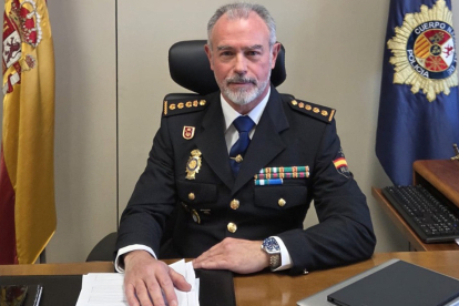 El comisario principal Antonio del Amo Rodr�guez, nuevo jefe superior de Polic�a en Cantabria