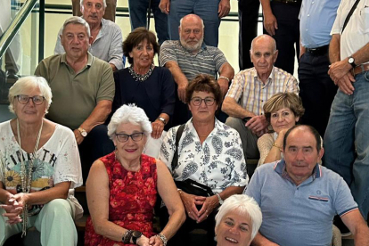 Compaeros de pupitre en la escuela de Monegro y Quintana