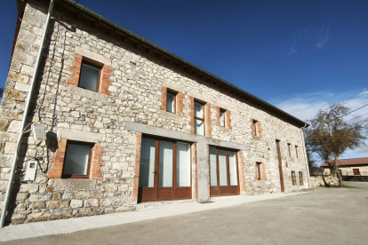 Concluyen las obras de rehabilitaci�n del futuro albergue municipal de Campoo de Yuso