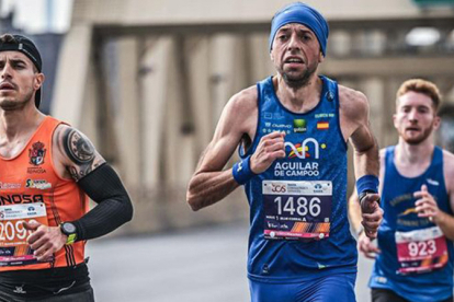 Los corredores Rubén Martínez e Iván Hospital concluyeron la Maratón de Nueva York entre los 200 más rápidos