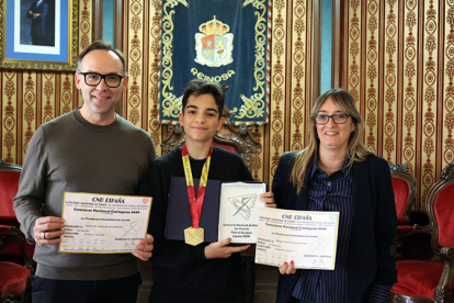 Daniel Cobos logra tres primeros premios nacionales de danza y se clasifica para el Europeo 2026
