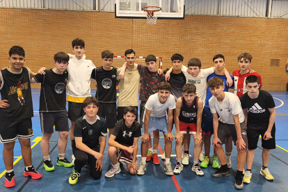 El equipo cadete de baloncesto de Enmedio asciende a Segunda Divisi�n y disputar� la gran final