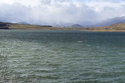 El Embalse del Ebro acumula casi un 10% m�s de agua que el a�o pasado en las mismas fechas