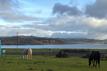 El Embalse del Ebro despide marzo al 80% de su capacidad