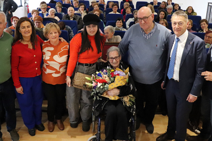 Emilia Amor Amor, recibe el reconocimiento Mujer del A�o de Campoo de Enmedio