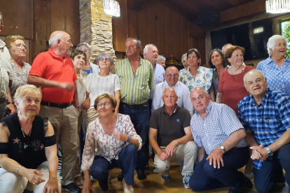 Emotivo reencuentro de exalumnos de la escuela de La Costana