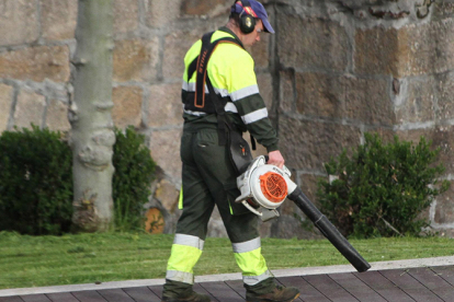 Enmedio aprueba una modificaci�n de cr�dito de 34.500 euros y solicita una subvenci�n para contratar a 14 trabajadores