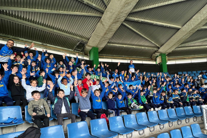 La Escuela de Ftbol de Campoo de Enmedio asisti al partido del Racing-Levante