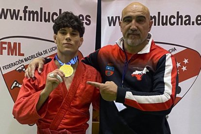 El 'espartano' Aaron Gonz�lez se cuelga la plata en el Campeonato de Espa�a de Lucha Sambo