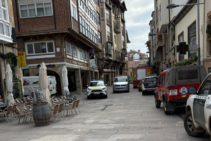 Fallece una mujer en Reinosa tras precipitarse desde un tercer piso en la Calle Mayor