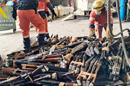 La Guardia Civil destruye m�s de 1.300 armas mediante fundici�n 