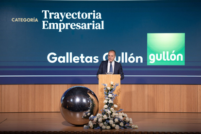 Gull�n recibe el Premio Aster a la Trayectoria Empresarial de ESIC University