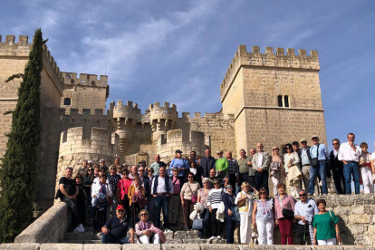 Los integrantes de la Asociacin Cultural Santa gueda de Campoo de Yuso viajaron a Ampudia