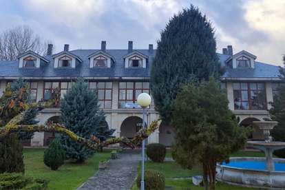 IU Campoo exige soluciones inmediatas para las reivindicaciones de las trabajadoras de la Residencia San Francisco