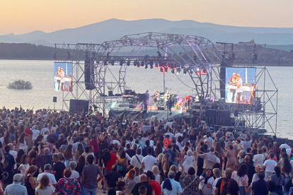 Iv�n Ferreiro y Sexy Zebras actuar�n el 8 de agosto en el escenario flotante de Aguilar de Campoo
