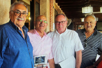 Juan Carlos Garc�a y Francisco Sierra, reconocidos con los 'Manilios'