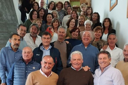 Los nacidos en el 60 celebraron una comida de hermandad