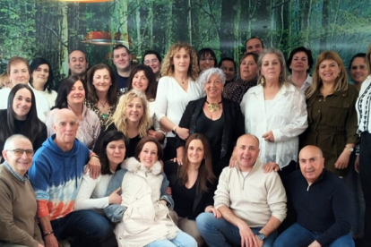 Nieves Calder�n se jubila en Cu�tara despu�s de toda una vida en la galletera reinosana