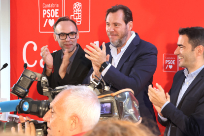 �scar Puente anuncia en Reinosa que para oto�o se recuperar� la parada perdida del Alvia