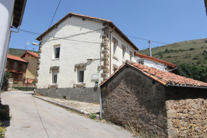 Enmedio anuncia la segunda fase de rehabilitaci�n de las antiguas escuelas de Fontecha