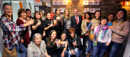 Rosas y obsequios en el Da de los Amantes de la Belleza