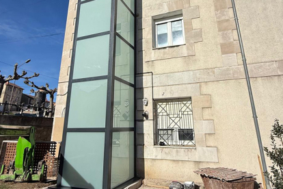 El ascensor de la Casa Consistorial de Valdeolea sigue pendiente de conexi�n el�ctrica tras finalizar las obras hace m�s de un mes