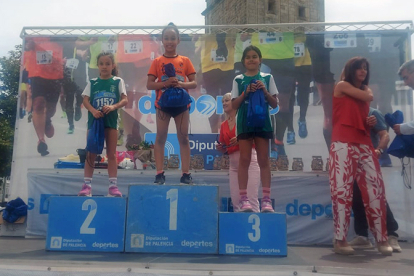 Sara Badouri logra el primer puesto en sub 10 femenino de la carrera 'Legua a legua' de Aguilar de Campoo