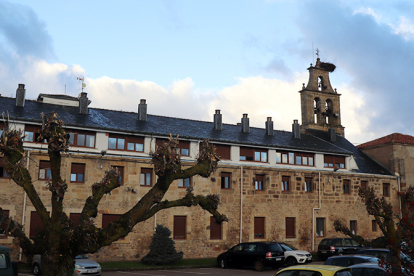 Los trabajadores de la Residencia San Francisco de Reinosa denuncian 