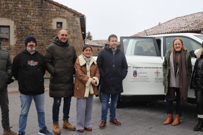 Valdeprado del R�o estrena veh�culo municipal y la renovaci�n de la p�rgola de Hormiguera