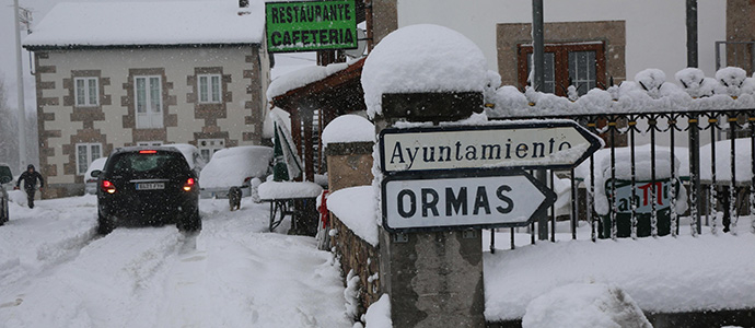 El 112 recuper anoche un vehculo que qued atrapado por la nieve en Cubillo de Ebro
