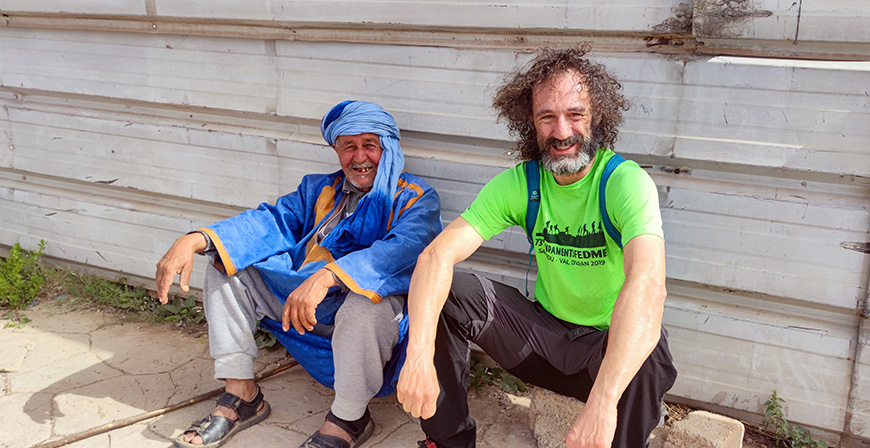 ⴰⴳⴰⴷⵉⵔ (Bereber). أݣادي (rabe). Agadir, Marruecos 