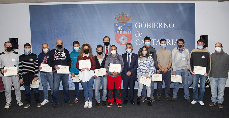 Los 18 alumnos de los cursos de Incorporacin a la Actividad Agraria reciben sus diplomas