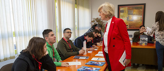 180 alumnos de FP de Cantabria participan en una jornada de acercamiento a Talgo
