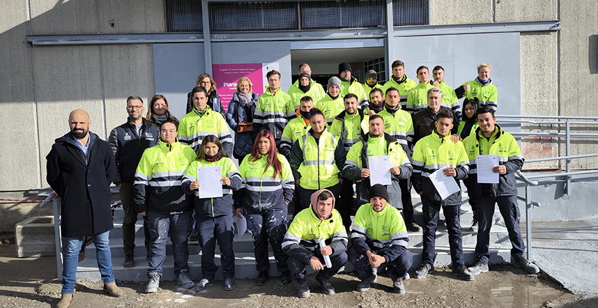 Los 28 alumnos de la II Escuela de Talento Joven del Ayuntamiento de Reinosa firman sus contratos para los prximos 12 meses