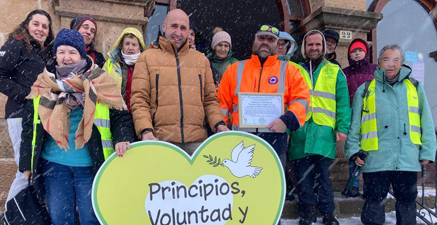 33.000 pasos solidarios entre la nieve unen Campoo de Yuso, Enmedio y Suso