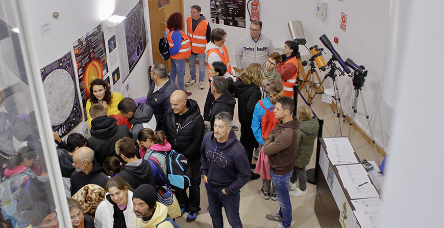 Unas 350 personas disfrutaron con las Perseidas en el Observatorio Astronmico de Cantabria