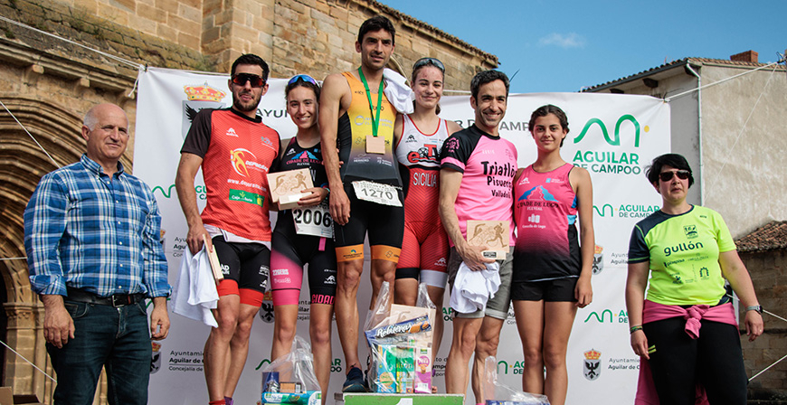 Unos 400 deportistas participan en el VII Triatln de Aguilar de Campoo