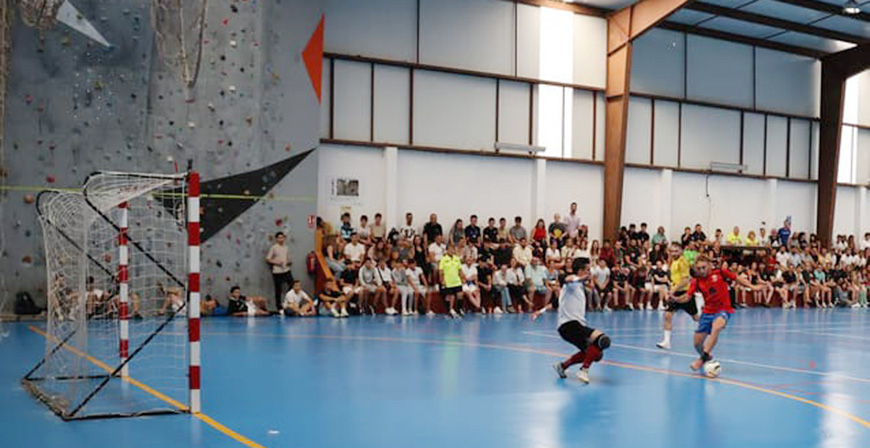 Las Abejas Asesinas se alzan con el trofeo y 1.500 euros del II Torneo de Ftbol Sala 24 horas 'Nuestra Seora del Carmen' de Barruelo 