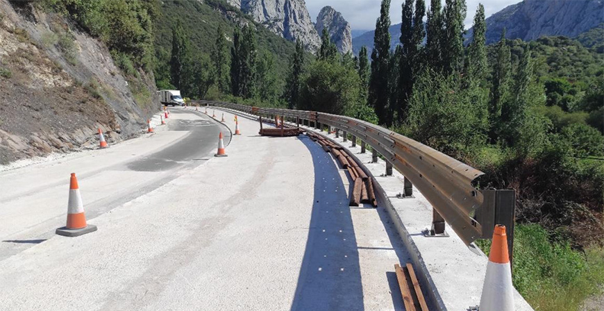 Abre al trfico el primer tramo acondicionado de la N-621 en el Desfiladero de la Hermida
