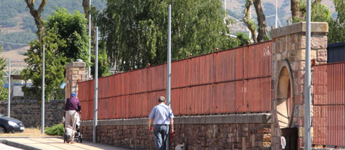 Las aceras y el mobiliario urbano centran las incidencias de la Lnea Verde