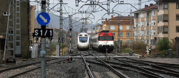 Adif sustituye el carril y las traviesas del tramo Mataporquera-Reinosa
