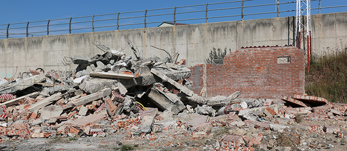Adis al edificio de Cruz Roja
