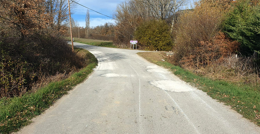 Adjudicado por 47.000 euros el bacheo de la carretera  municipal que une Santa Mara de Hito y San Martn de  Elines