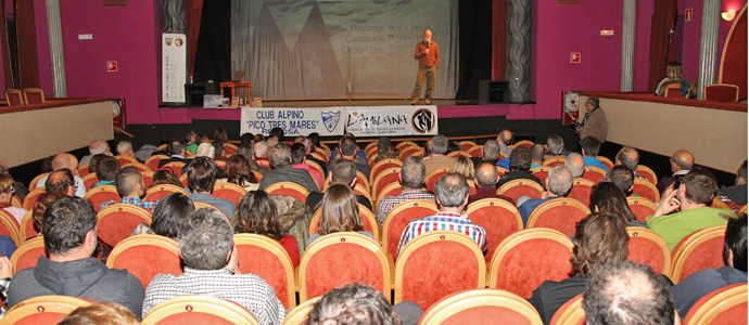 Adrados muestra los Alpes en el arranque de la Semana Cultural de Montaa 