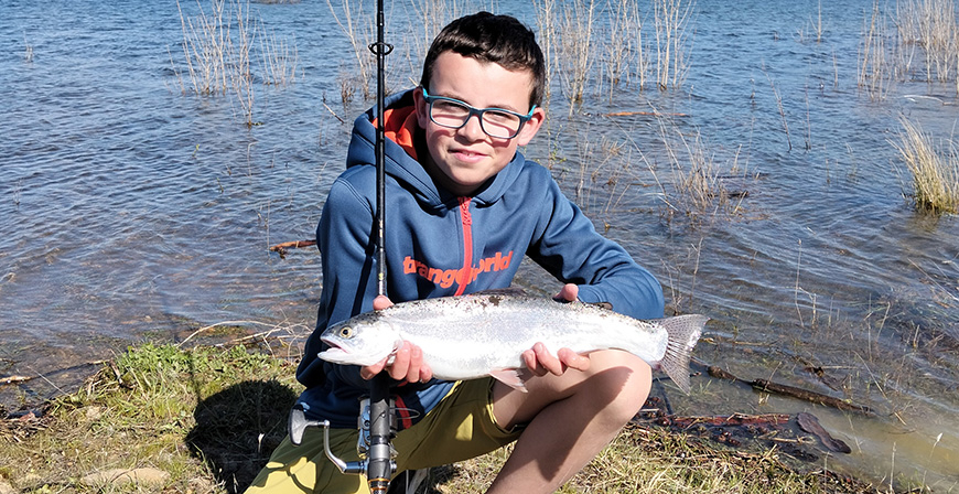 Adri�n Rojo Pe�a estrena la temporada de pesca con buena punter�a