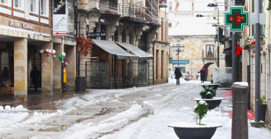La AEMET activa los avisos naranja y amarillo por nieve para la zona centro y la Cantabria del Ebro